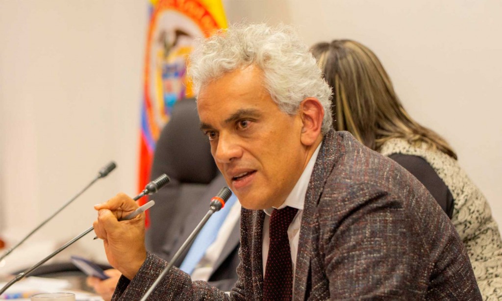 El ministro de Ambiente, Ricardo Lozano, dijo que ante la temporada de lluvias que se presenta en el país es importante estar atentos a las alertas tempranas. 