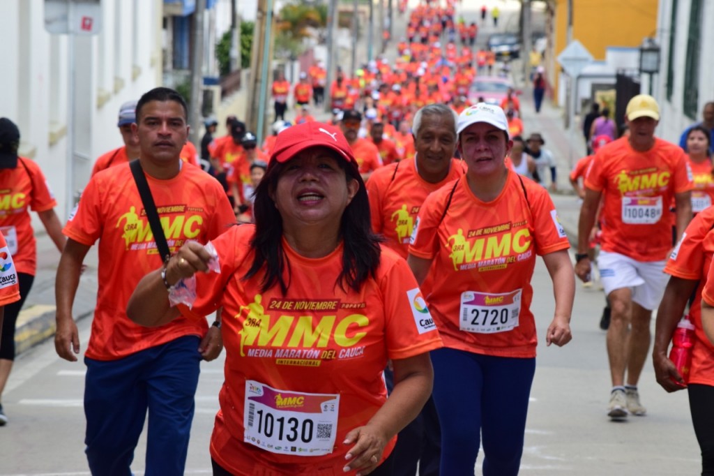 Cristina De Angelli Ordóñez, fue la ganadora del carro 0 kilómetros, en la Media Maratón Internacional del Cauca.