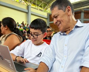 Instituciones educativas de El Plateado recibieron los primeros 305 computadores.